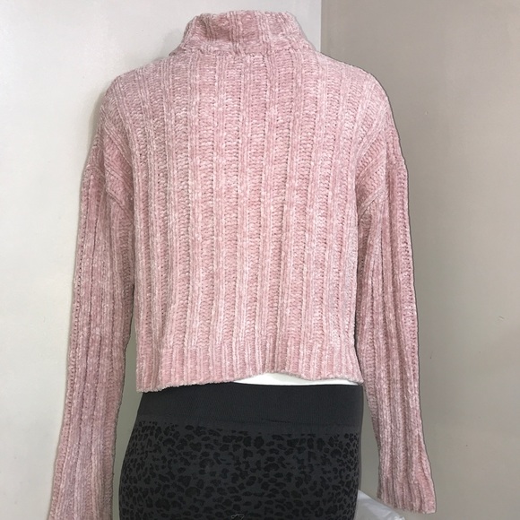 Urban Heritage BabyPink Cable Knit Cropped Sweater - Picture 8 of 13